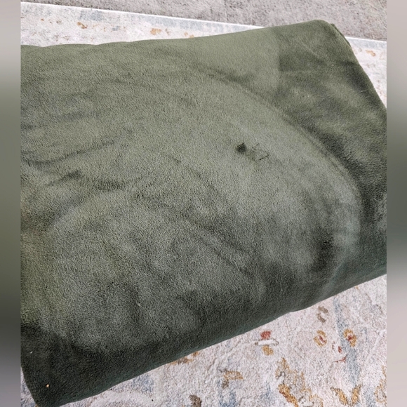 Soft Forest Green Queen Size Blanket - Picture 3 of 3